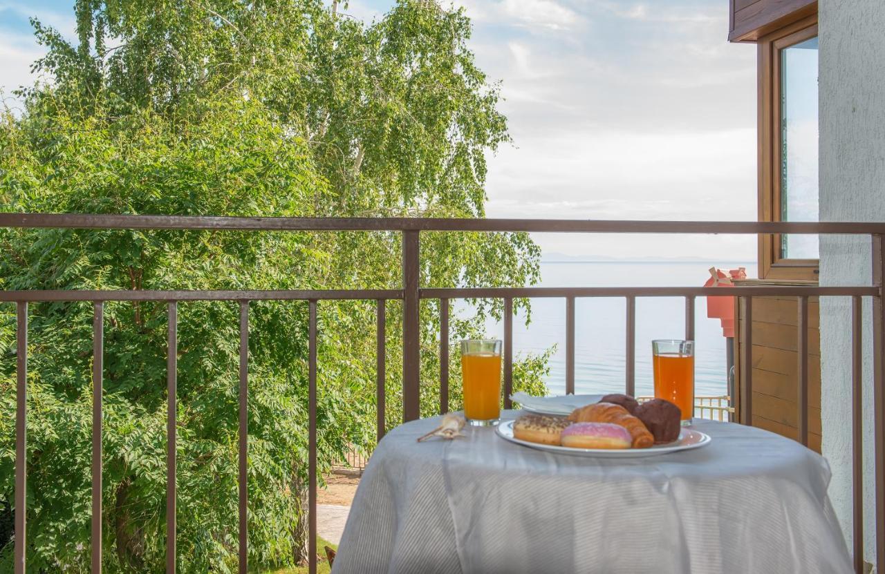 Messambria Beach Apartments Светий Влас Екстер'єр фото