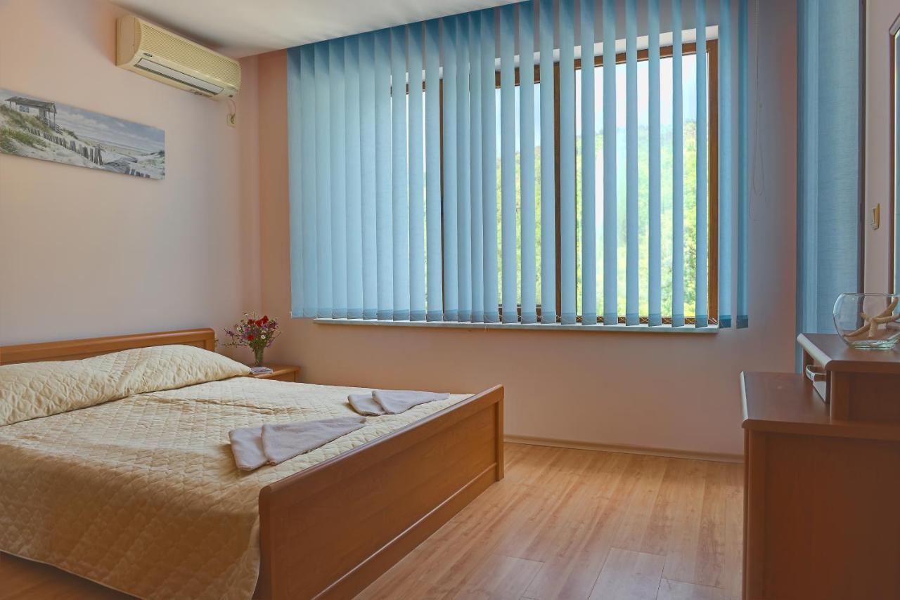 Messambria Beach Apartments Светий Влас Екстер'єр фото
