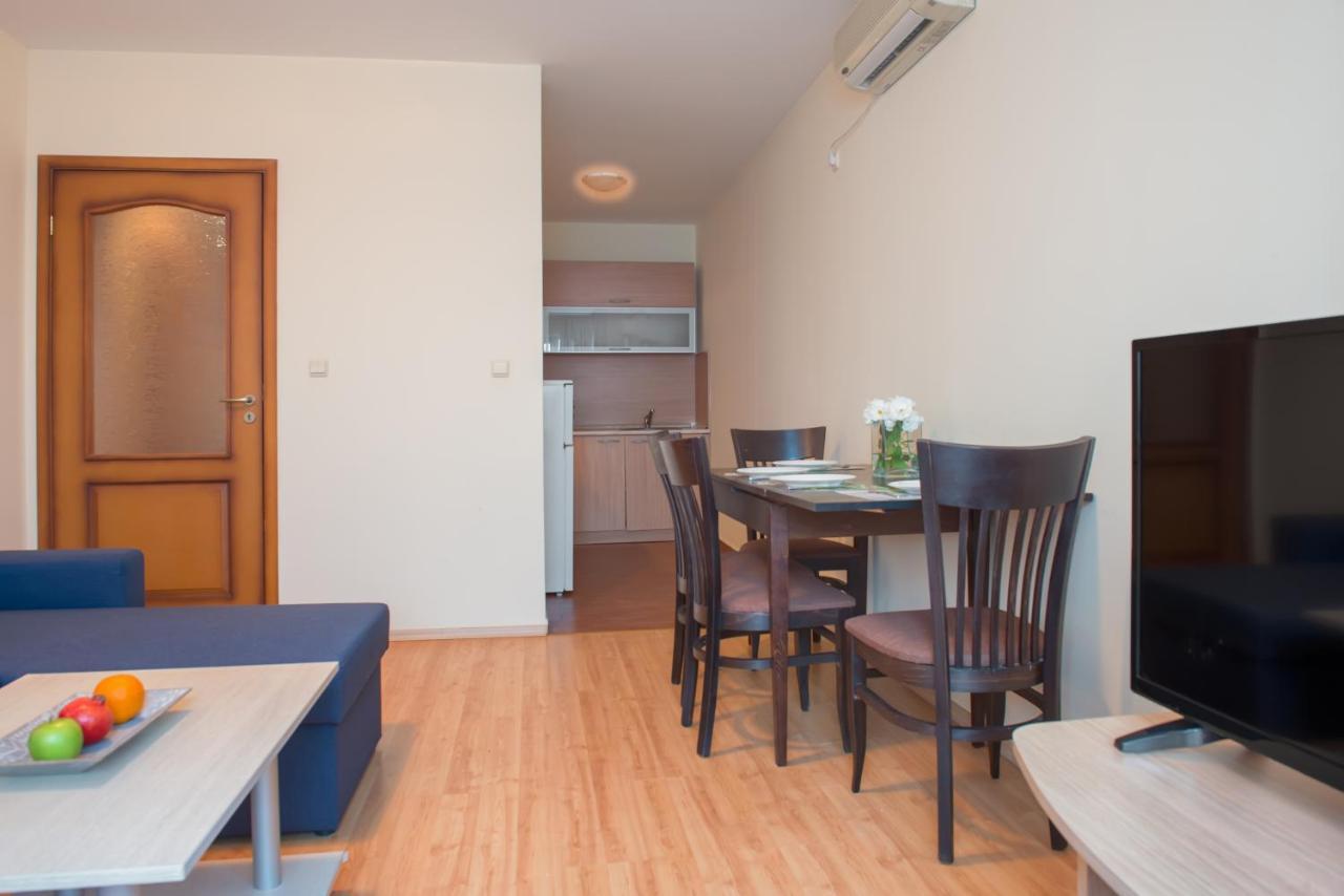 Messambria Beach Apartments Светий Влас Екстер'єр фото