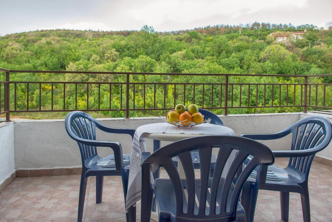 Messambria Beach Apartments Светий Влас Екстер'єр фото