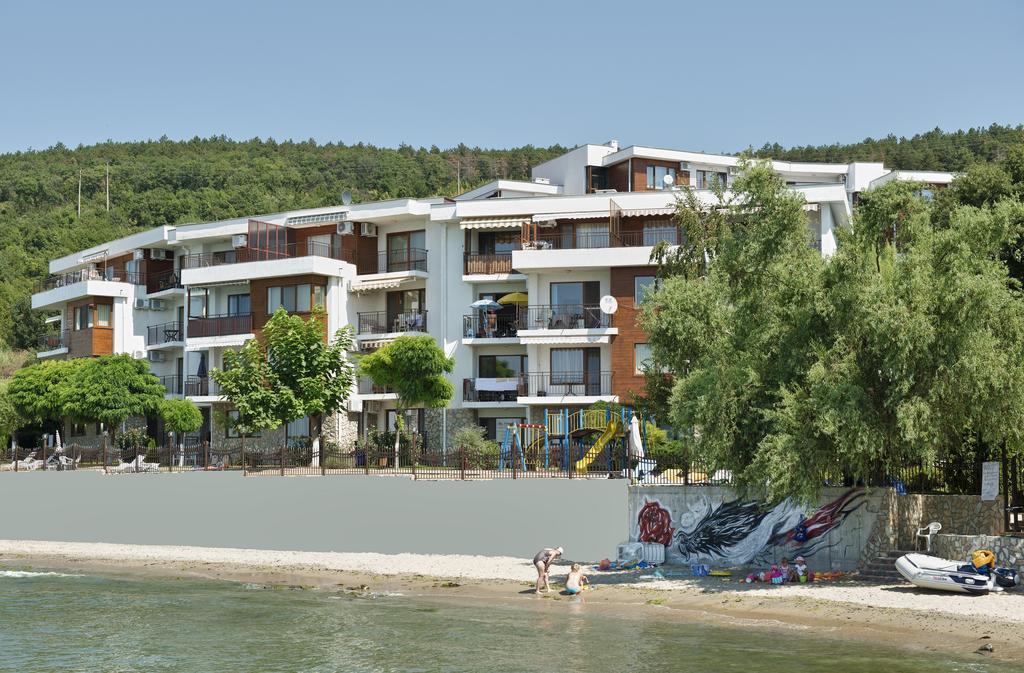 Messambria Beach Apartments Светий Влас Екстер'єр фото